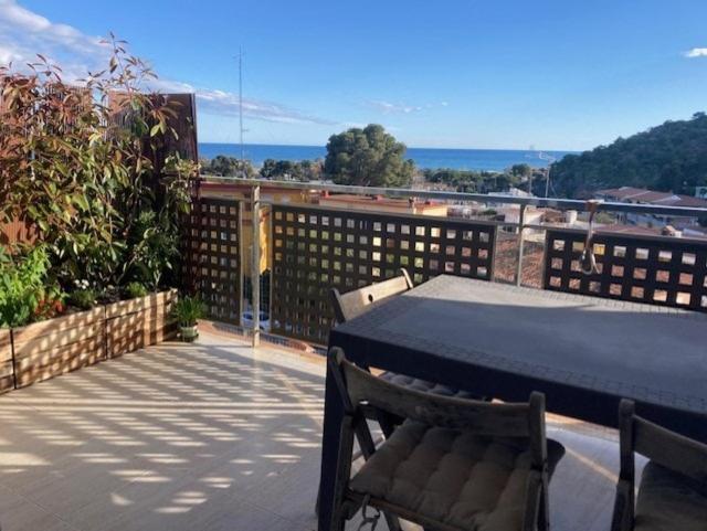 Apartamento Con Vistas Al Mar Castelldefels Ngoại thất bức ảnh